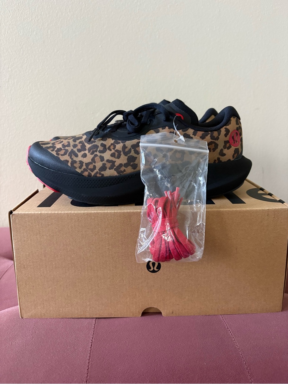 Lululemon Women’s Split Shift Running Shoe Women’s 9 - Picture 2 of 5